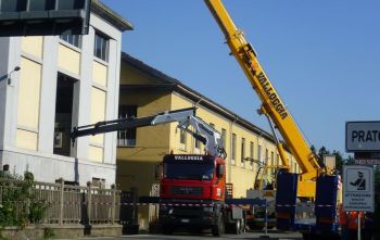 noleggio autocarri gru trasporti speciali 8