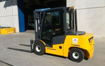 noleggio carrelli elevatori 2